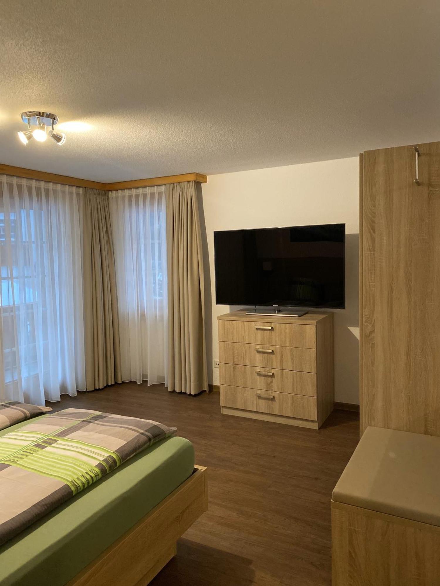 Apartments Arcadia Saas-Grund Εξωτερικό φωτογραφία